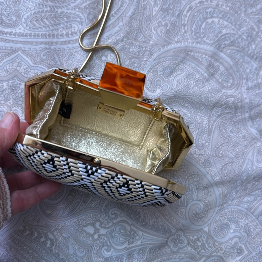 Geometric Patterned Clutch - image 3